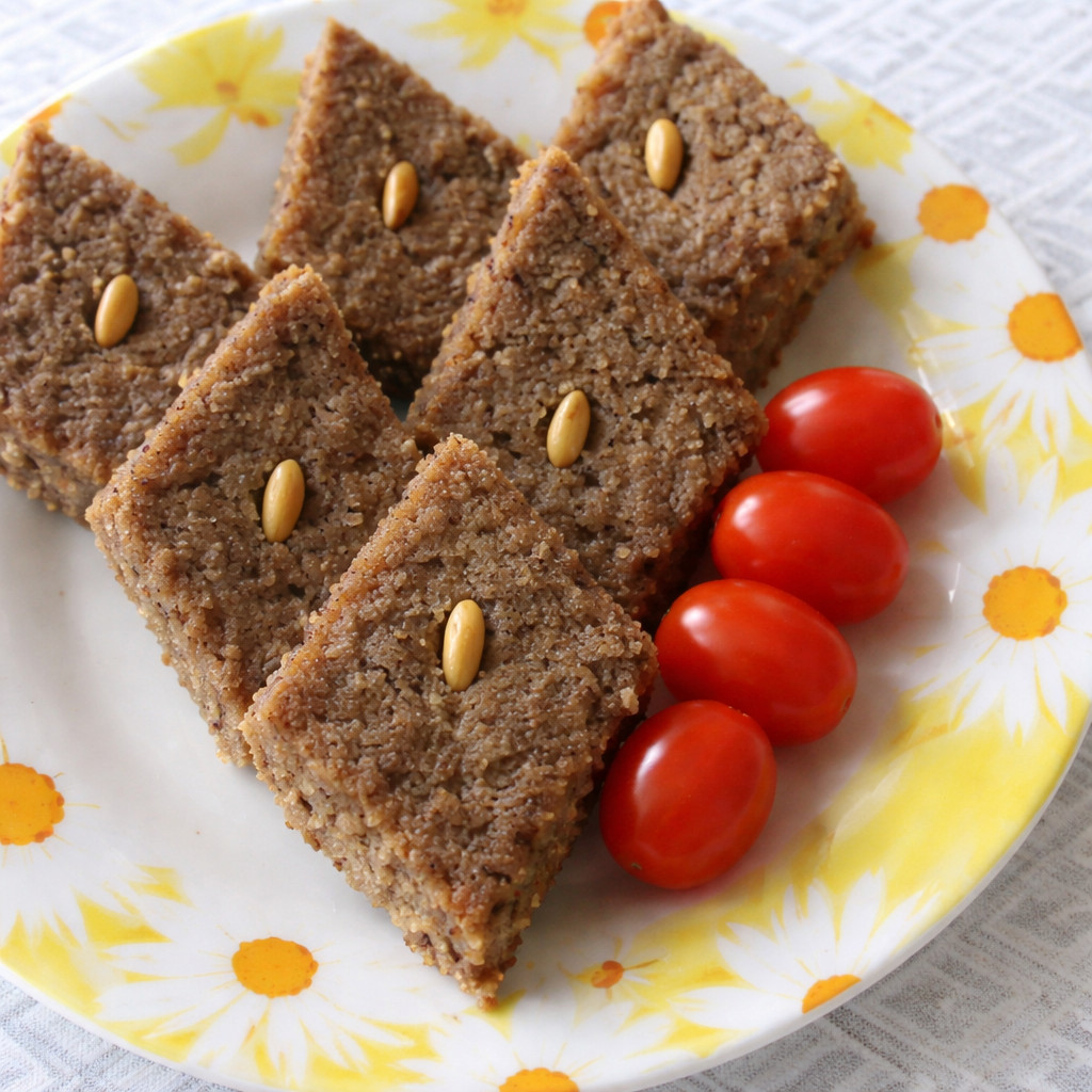 Kibbeh Tray with Oil