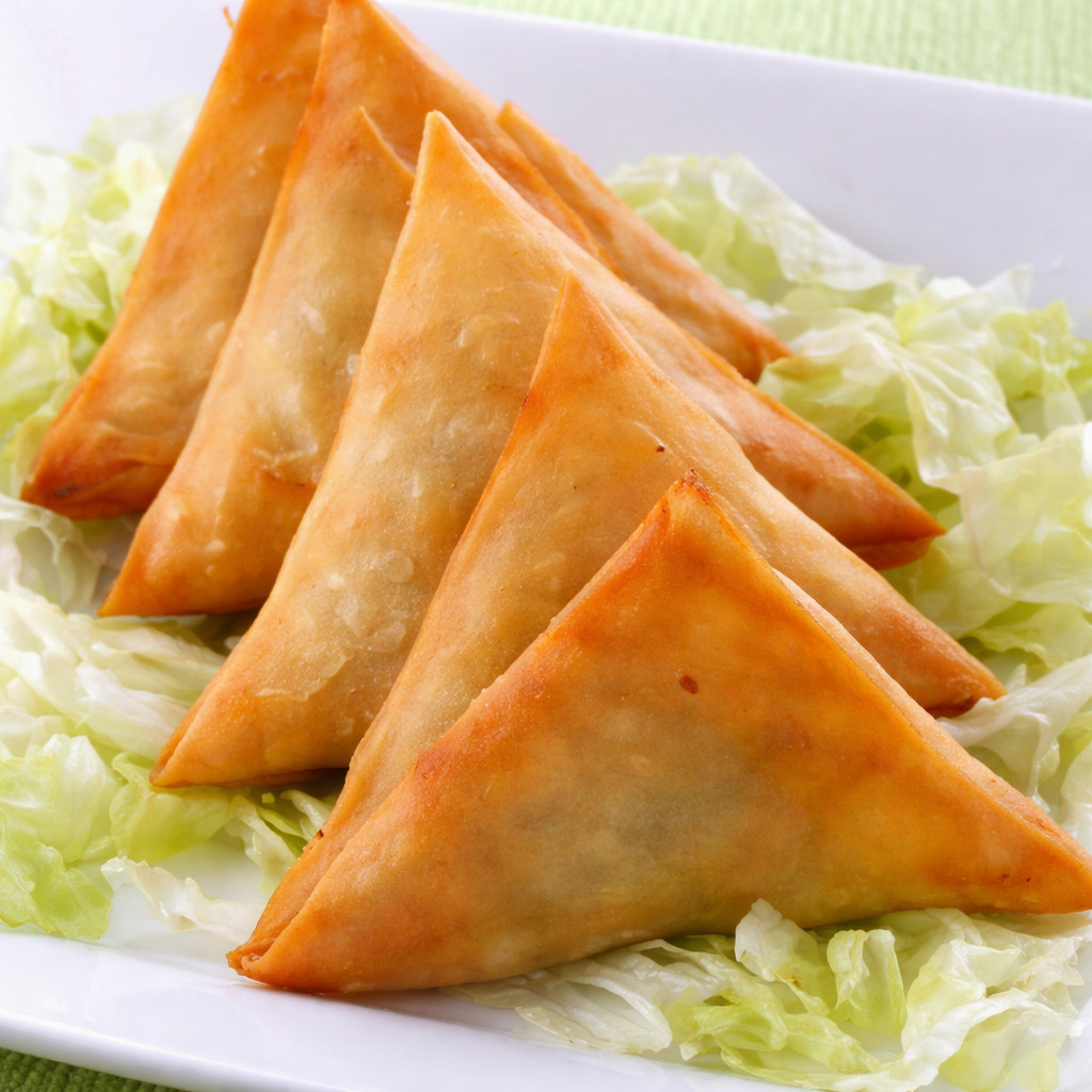 Crispy and Delicious Cheese and Vegetable Sambosa