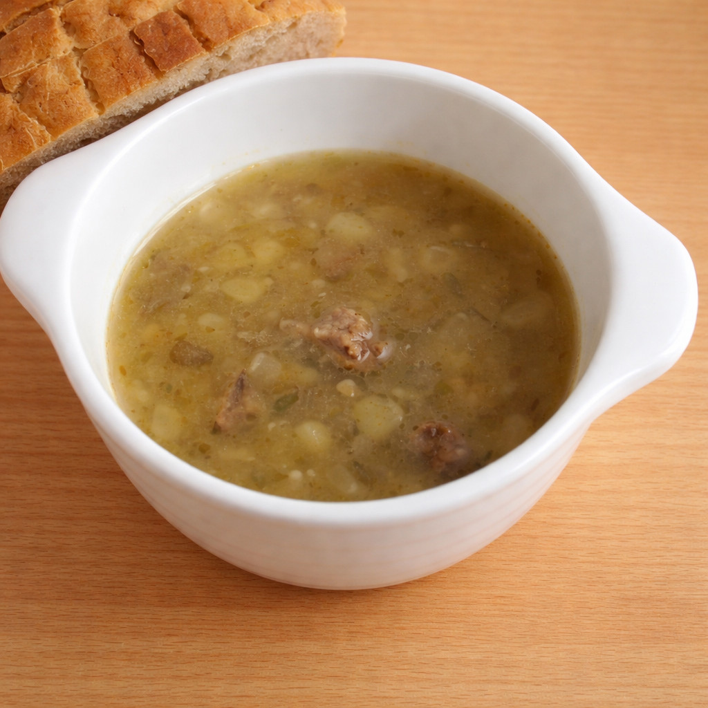 Soupe d'avoine avec morceaux de viande