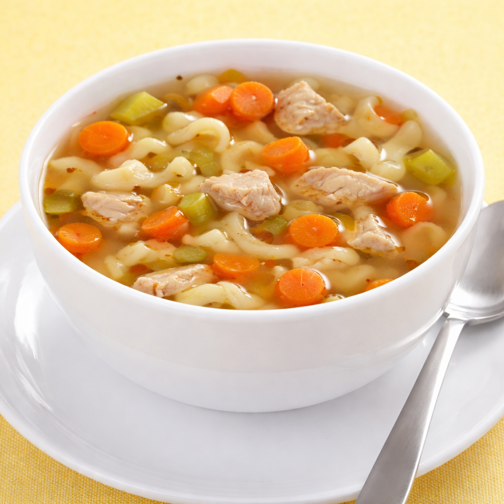 Soupe de nouilles au poulet et aux carottes