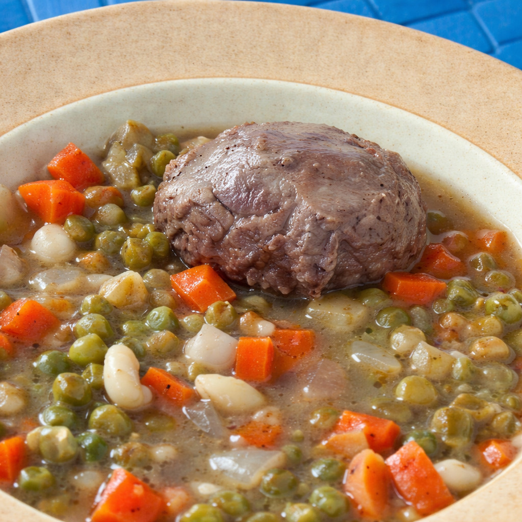 Soupe de légumes et de viande de mouzates