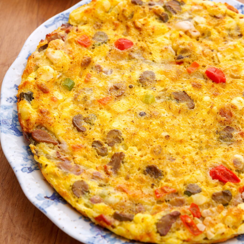 Omelette aux poivrons rouges et champignons