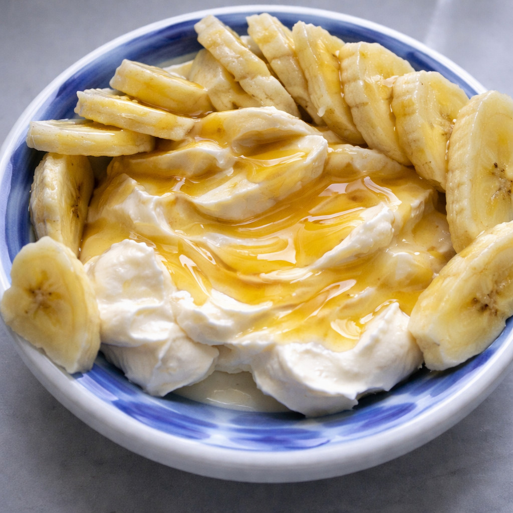 Cream Sandwich with Banana and Honey