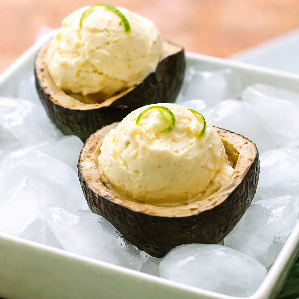 Glace au labneh et au litchi